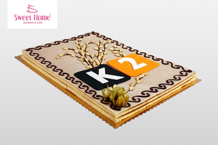 Mazurek XXL z firmowym logo Mazurek XXL z firmowym logo