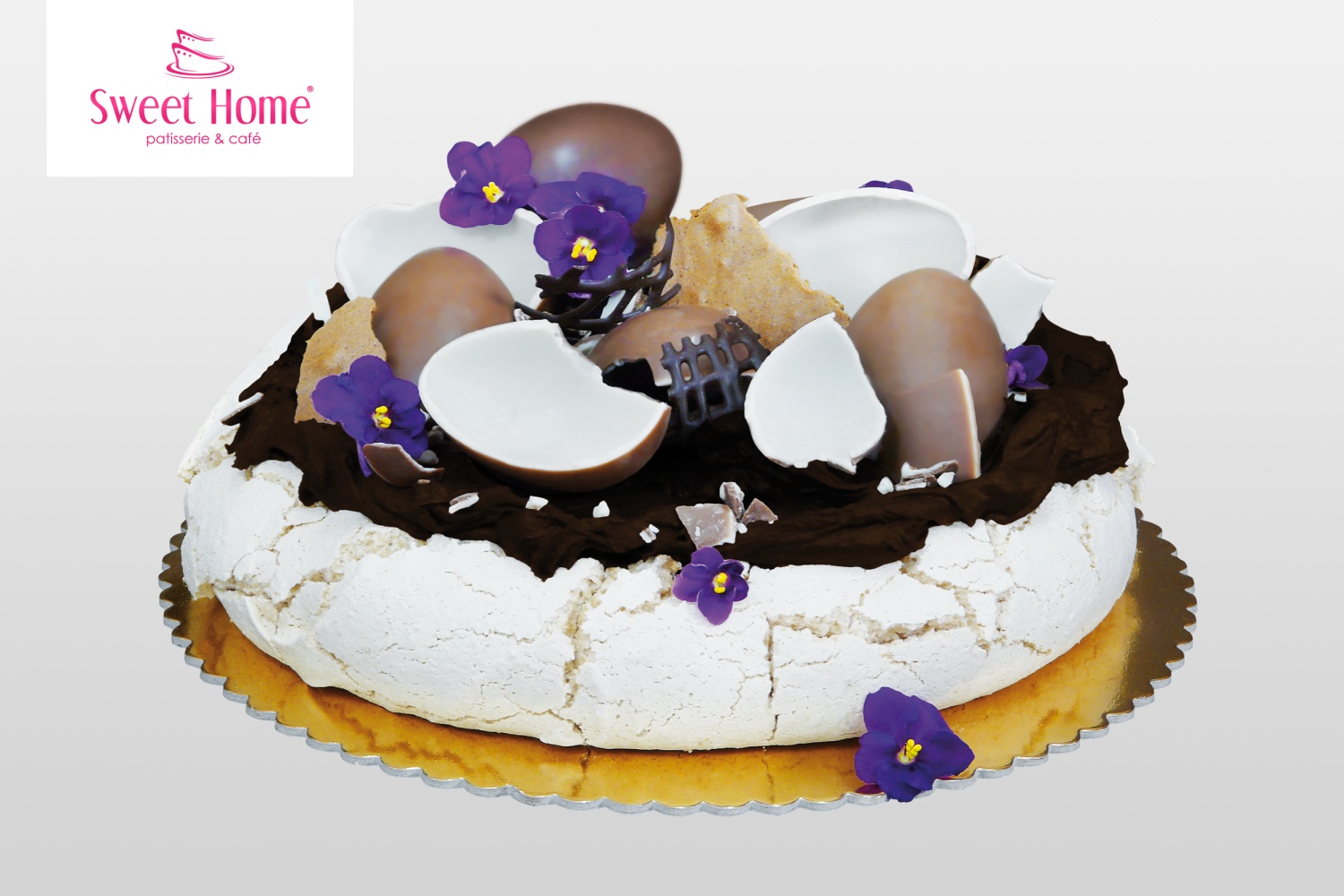 Wielkanocny tort bezowy Wielkanocny tort bezowy
